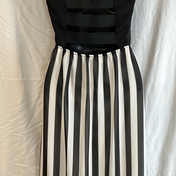 Windsor Black And White Striped Maxi Strapless Dress X-Small - Picture 13 of 16